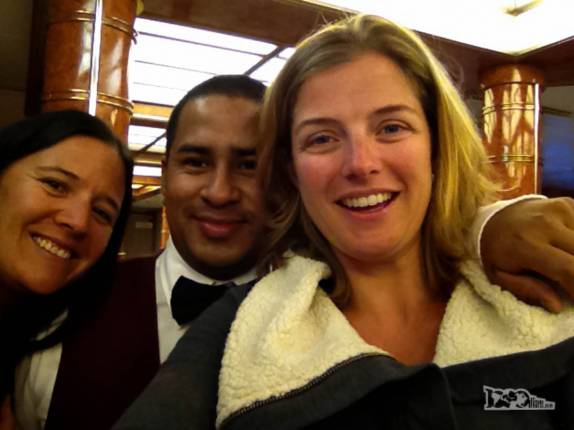 Com a Kim e nosso amigo garçon nicaraguense no Sea Spirit, a caminho da Antártida